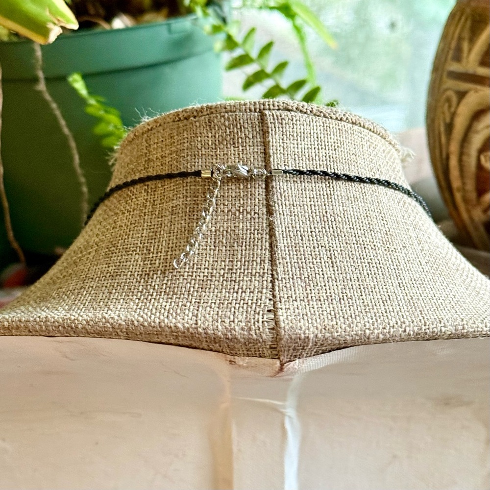 Boho button micro macrame necklace - Picture 4 of 4